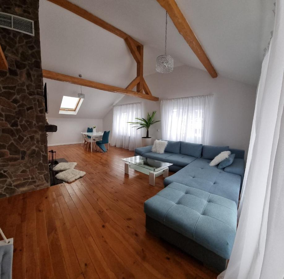 شقة Attic 33 Câmpulung Moldovenesc المظهر الخارجي الصورة